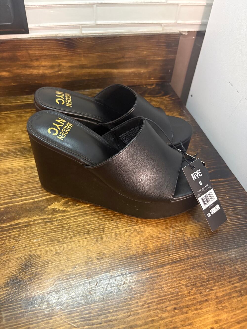 Madden nyc black wedges size 6